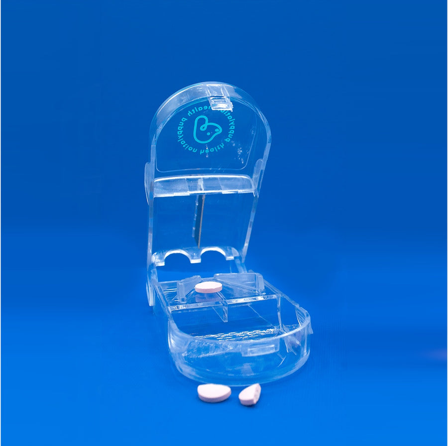 A clear exterior and stainless steel blade accurately cut pills for your dog or yourself. Whether you are cutting large or small medicine tablets, our pill splitter is perfect for splicing accurately. 